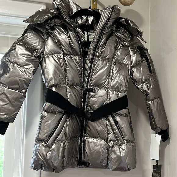 Sam GIRLS' SOHO BELTED DOWN PUFFER JACKET - LITTLE KID IN GUNMETAL - Picture 2 of 12